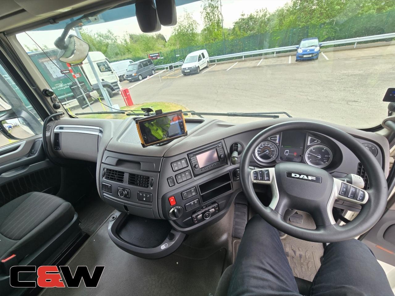 Vehicle image 27